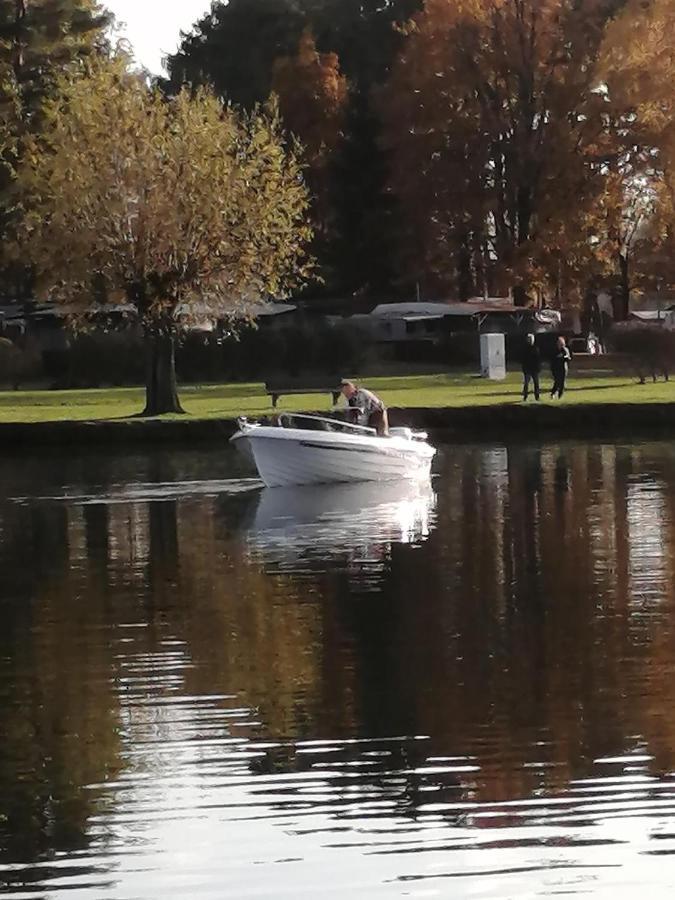 Spreewaldhaeuser Golinski Mit Kamin Am Neuendorfer See Alt Schadow Exteriör bild